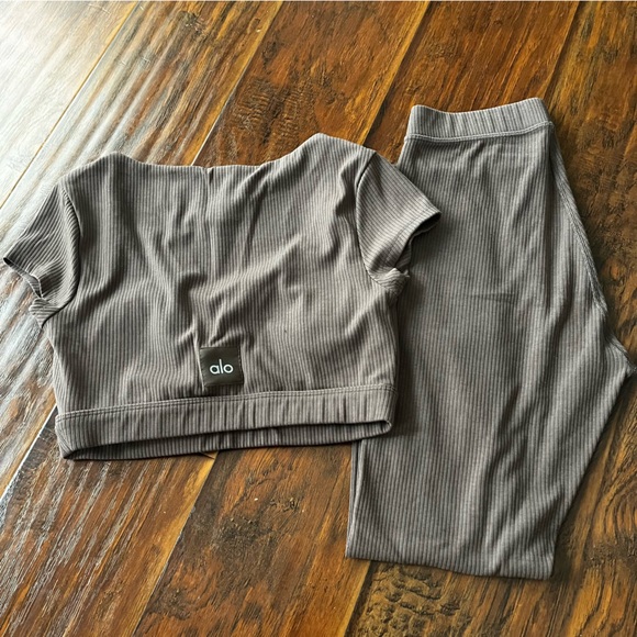 Alo Yoga Wellness Rib Set - Picture 4 of 5